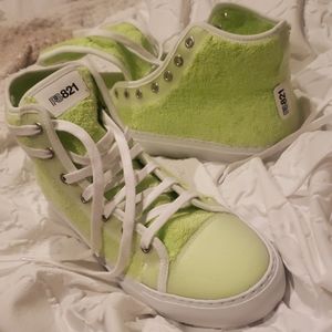 PS821 lime green shoes